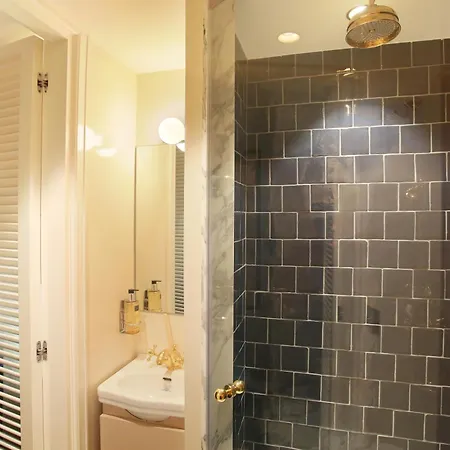 Makom Ferdinand Duval Aparthotel 4*